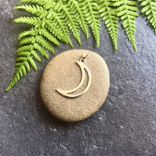 Load image into Gallery viewer, Silver Crescent Moon Pendant Polished
